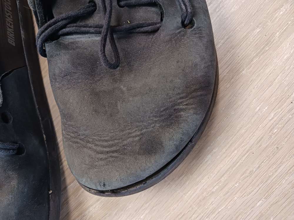 Birkenstock mustat kengät