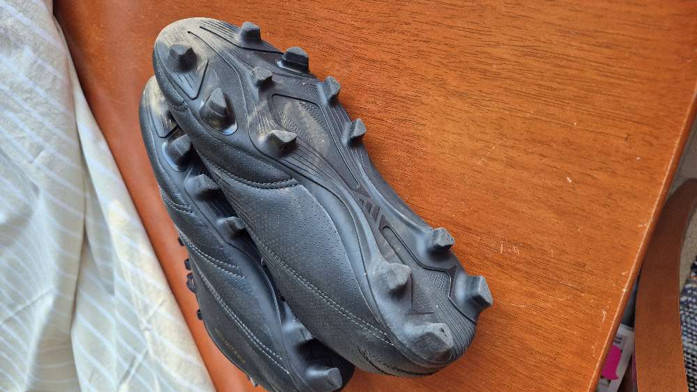 Predator adidas jalkapallok. Koko 40