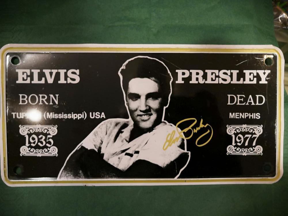 Elvis metal card
