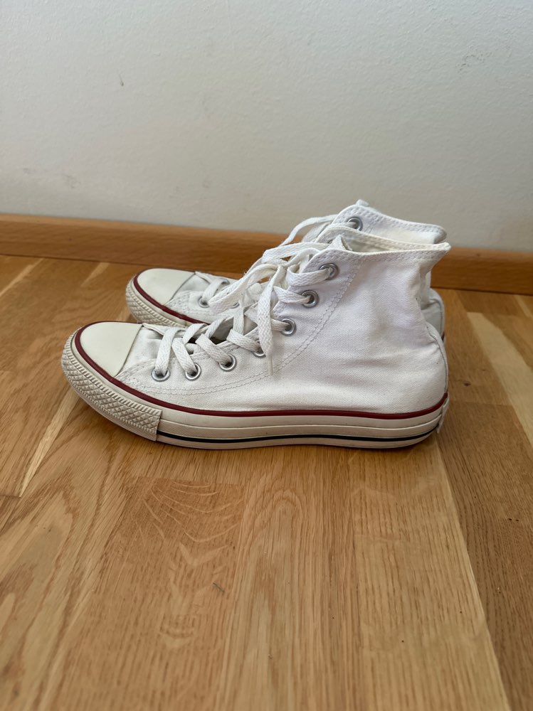 Hvitir Converse skór - st. 38