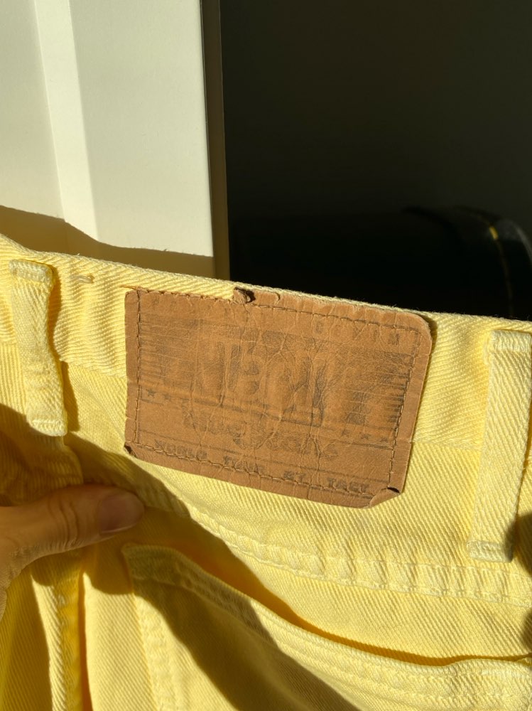 keltaiset vintagefarkut