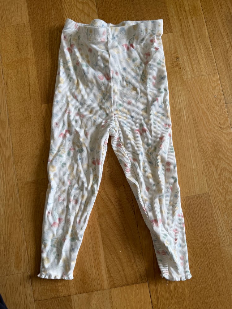 Primark blómabuxur st. 86