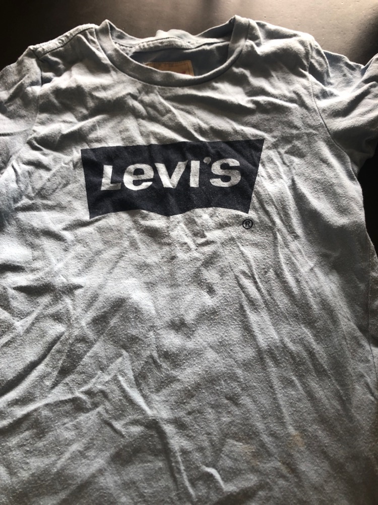 Levis tshirt
