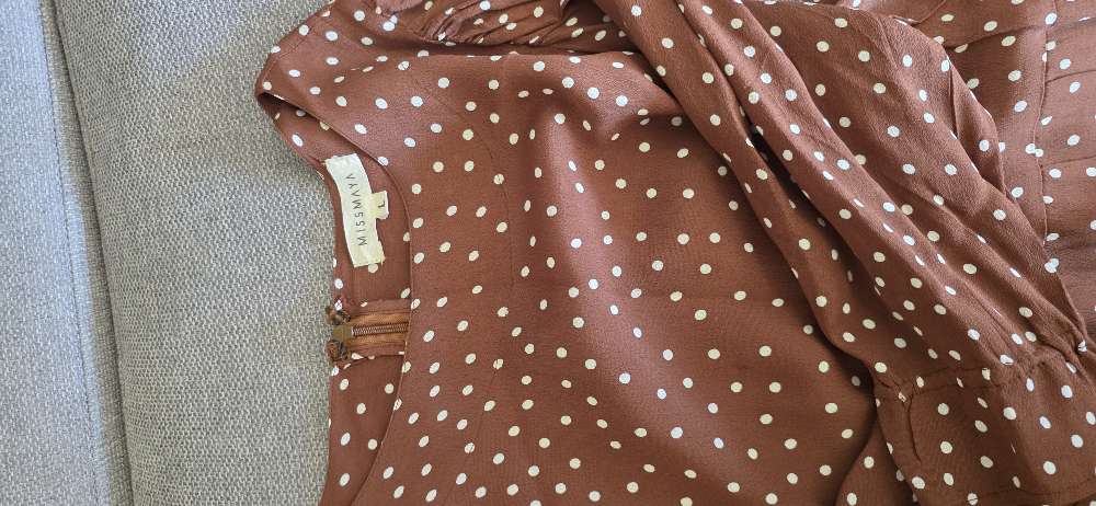 Kjole. Miss Maya, L, brun m/prikker