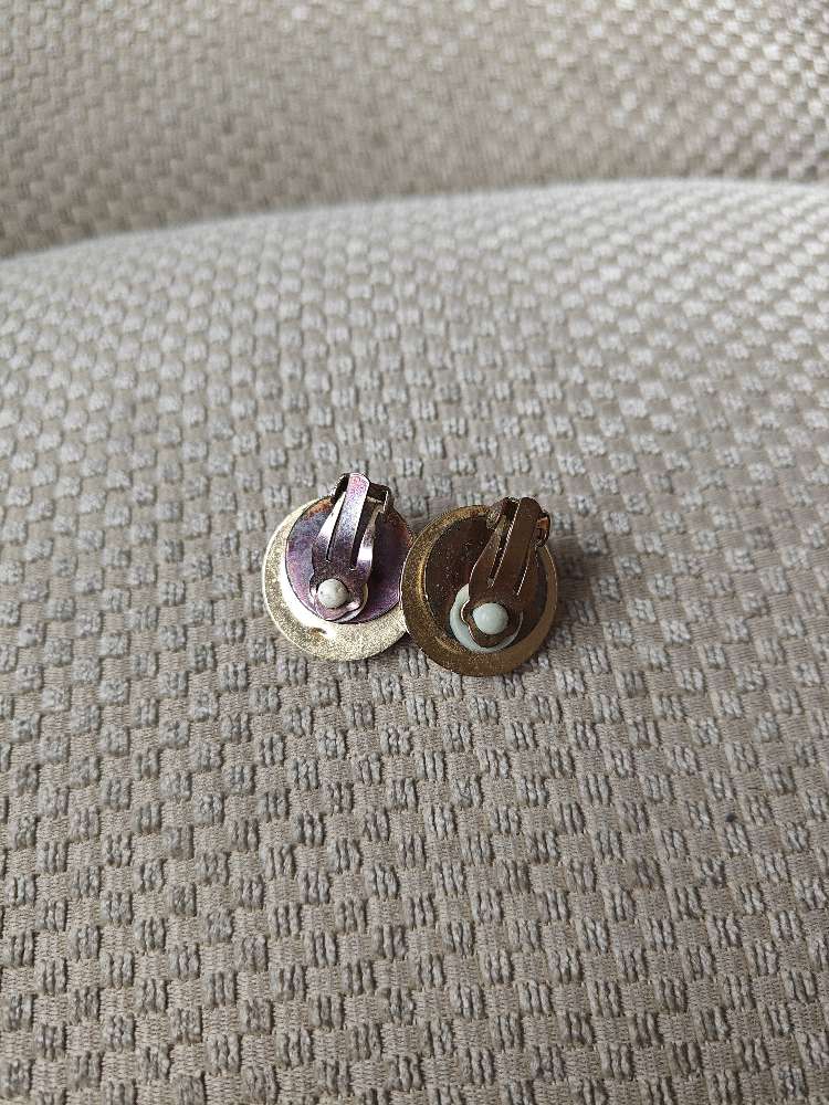 Punakivi klipsi korvikset