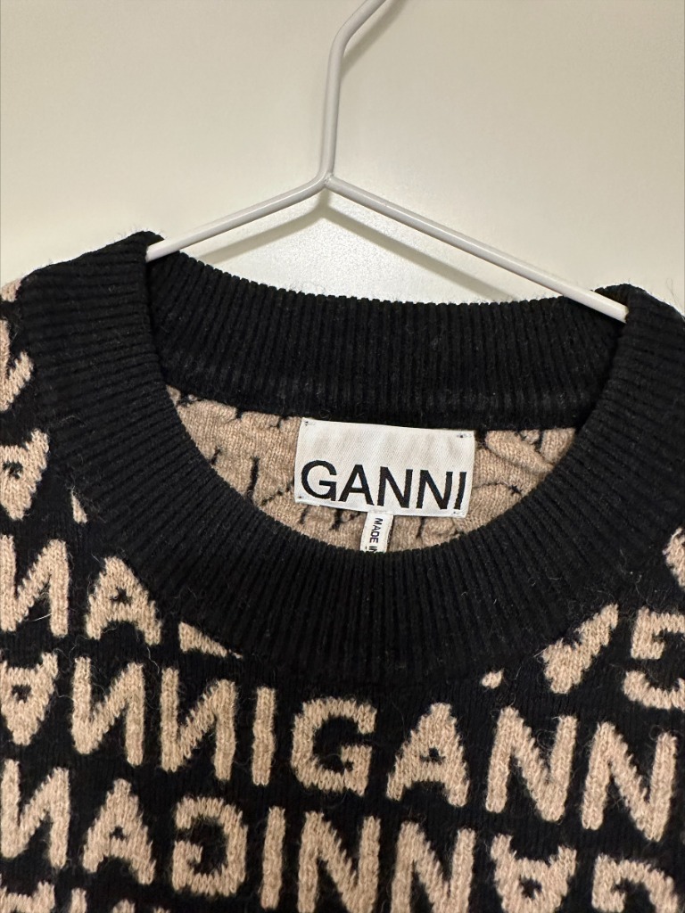 Ganni genser m/logo