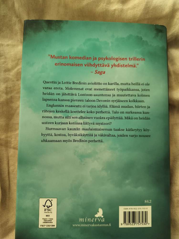 Petollinen maa kirja