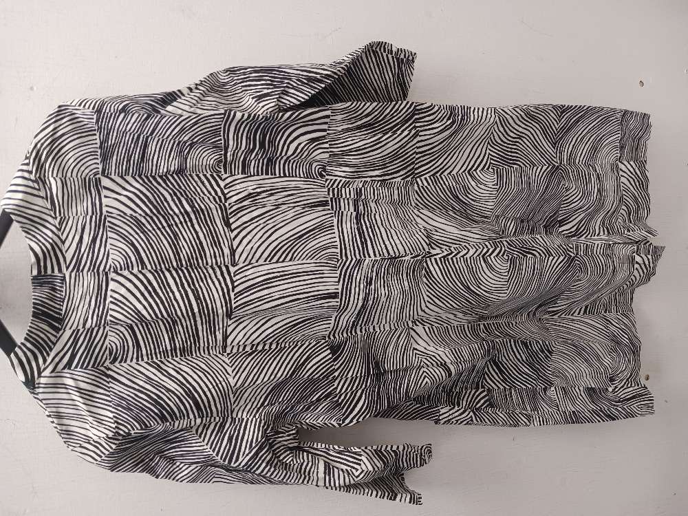 Mustavalkoinen mekko n. XL