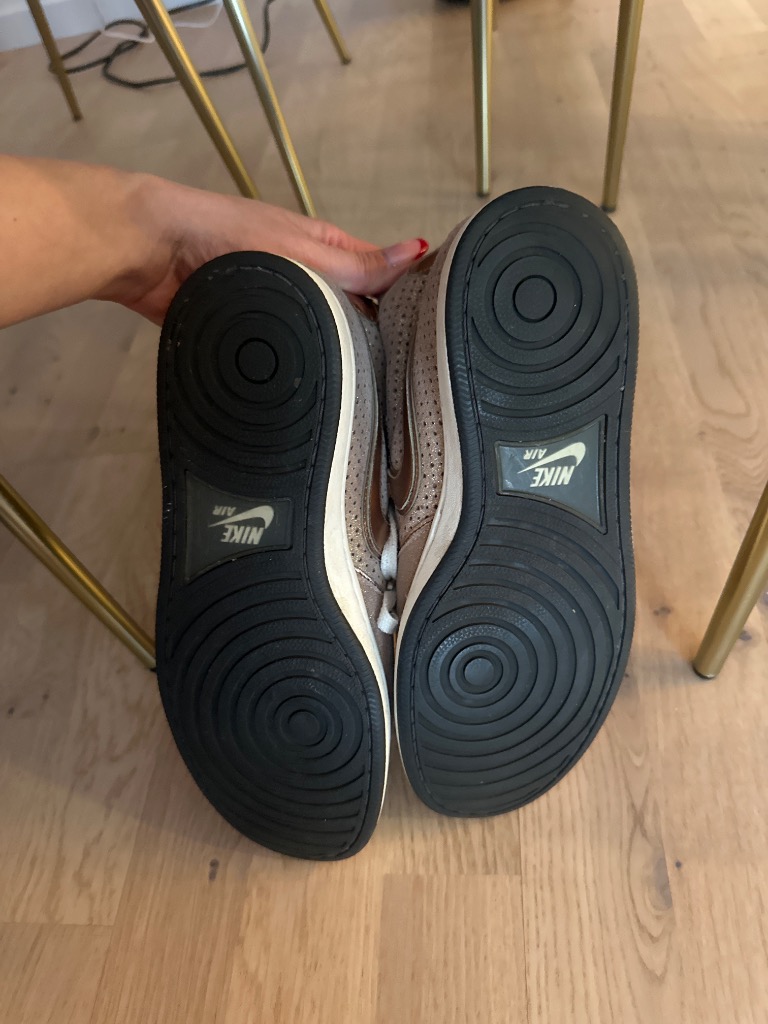 Nike glitter gull sneaker 39