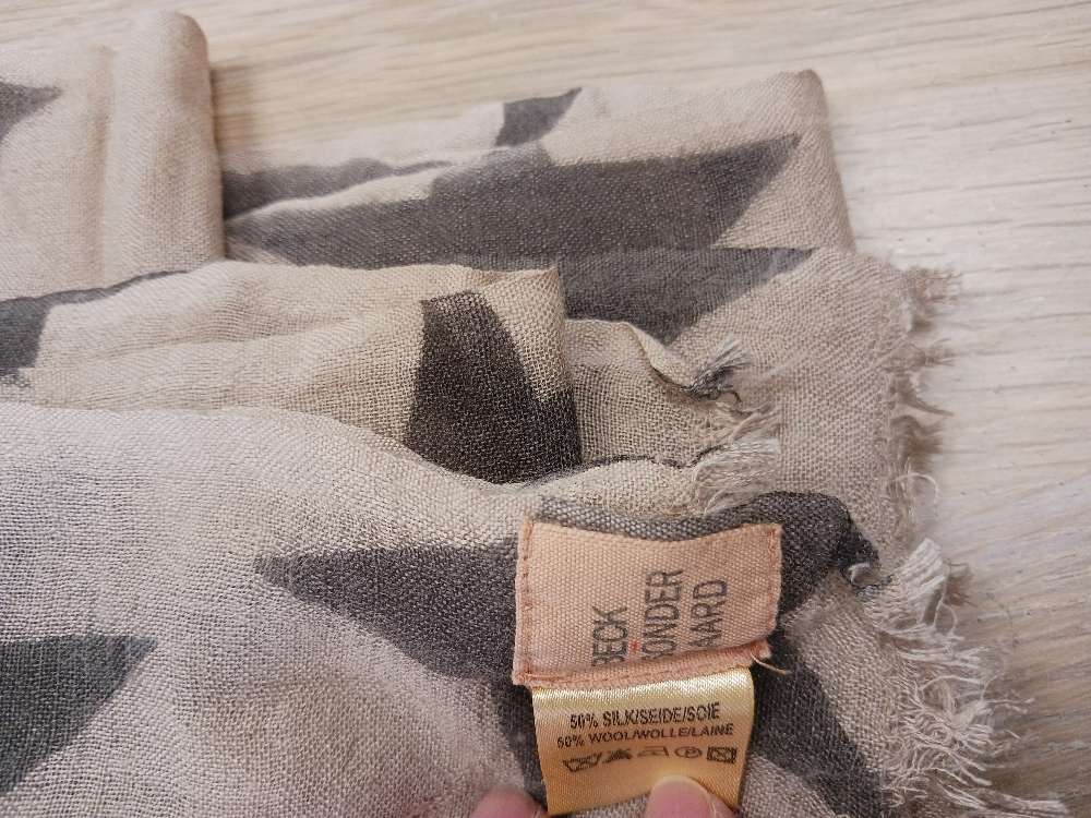 Beck Söndergaard tähtihuivi