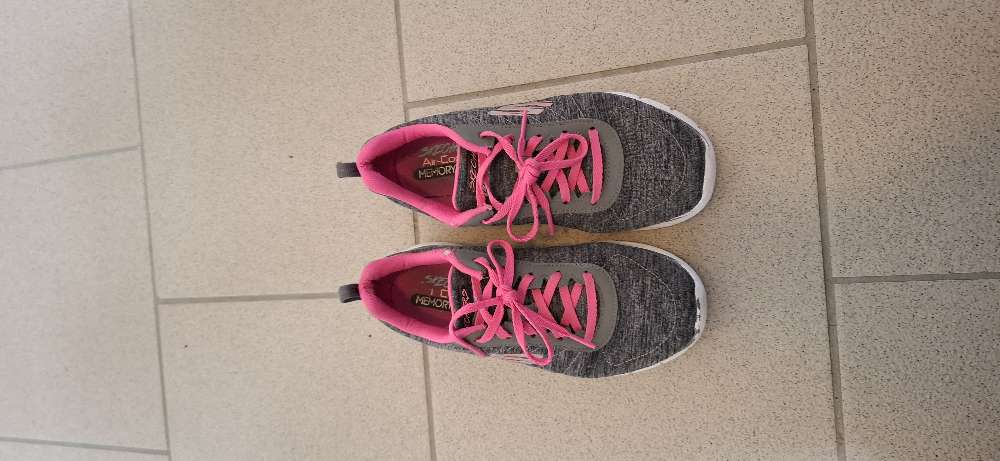 Skechers st. 36 gráir bleikir