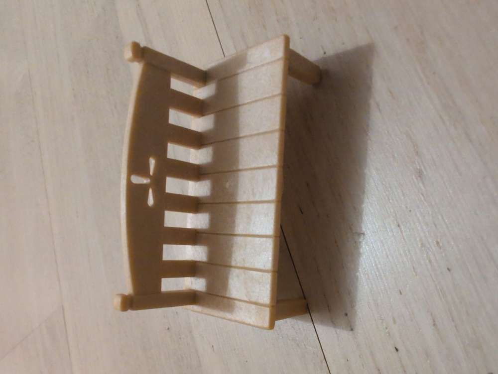 Sylvanian Family mehubaari ja penkki