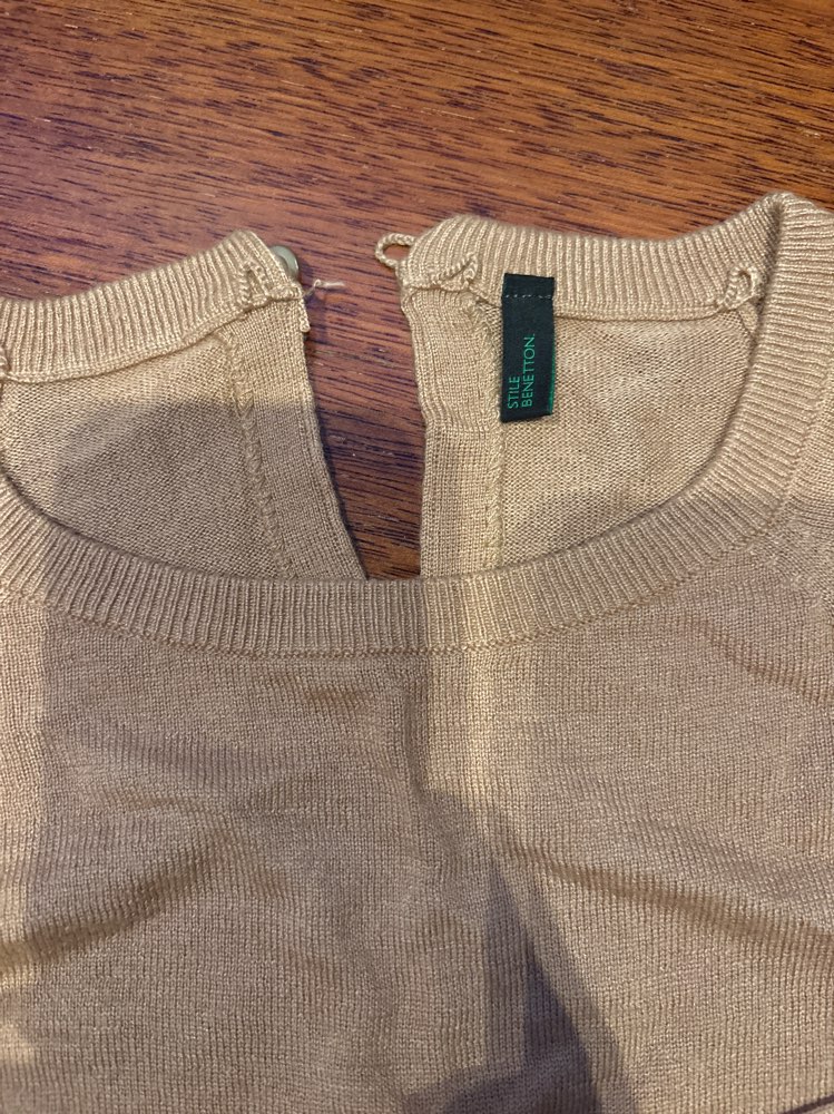 Benetton genser passer som Str M