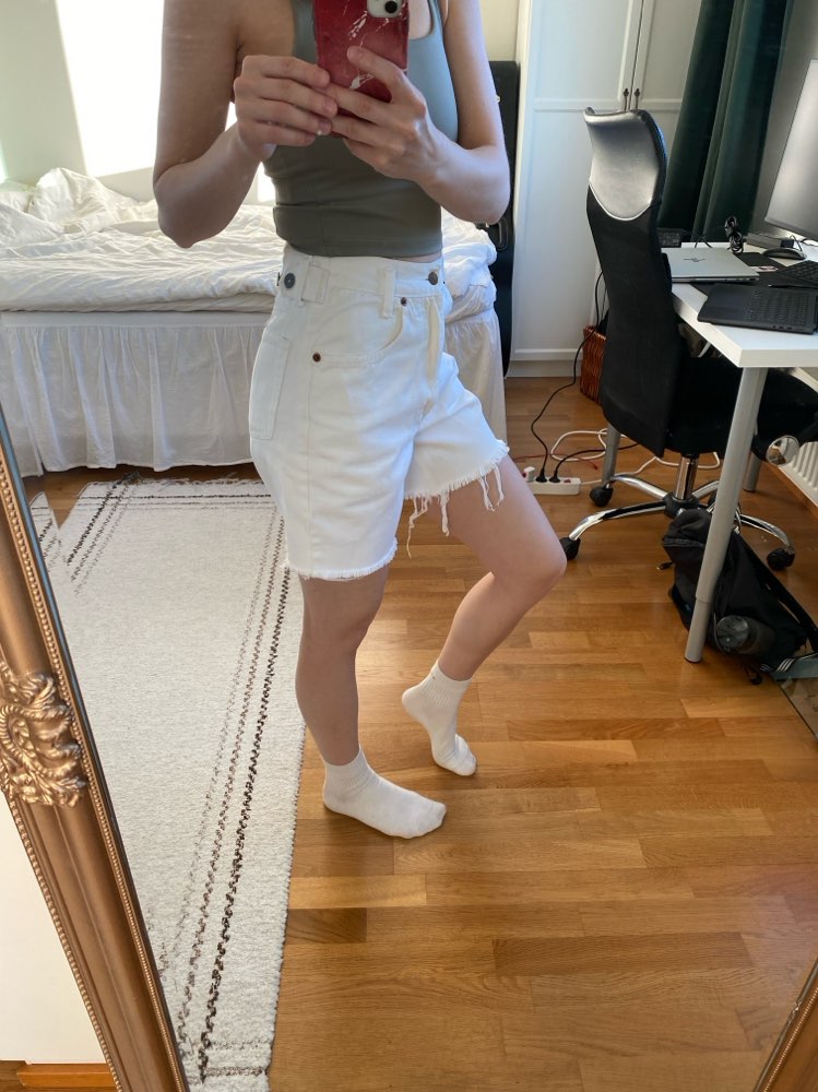 valkoiset vintage farkkushortsit