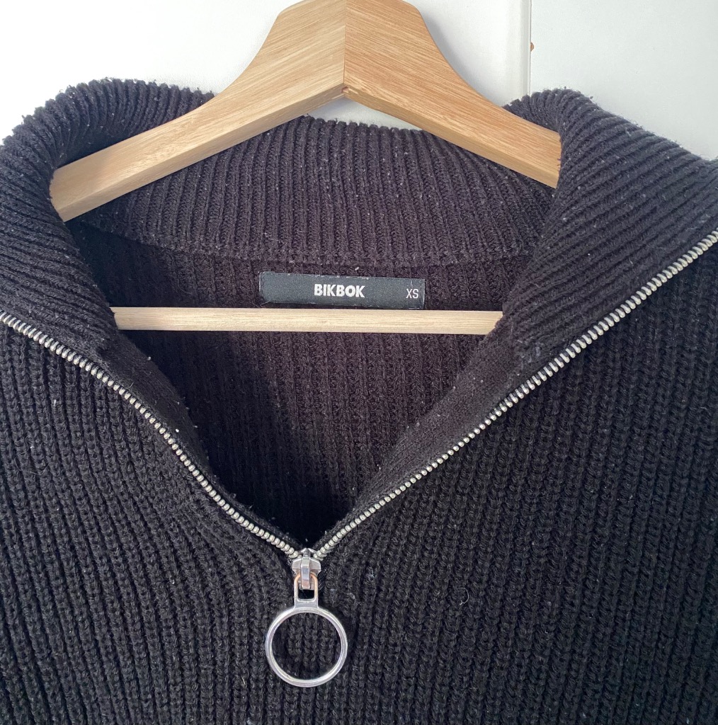 Bikbok musta neule, koko XS