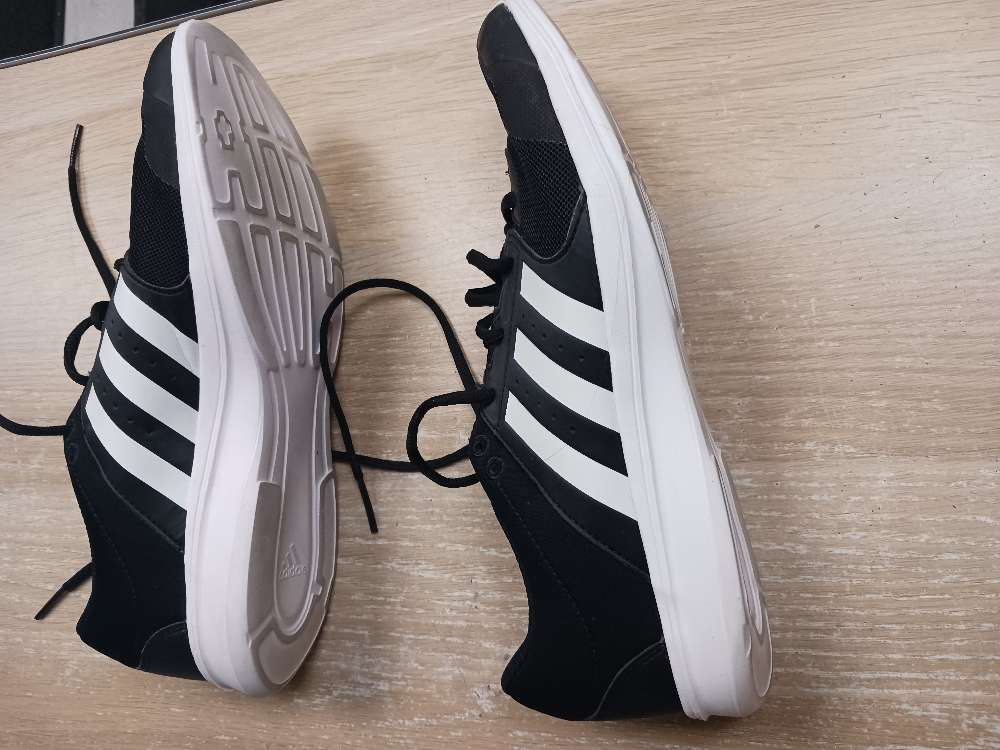 Adidas treenikengät 42