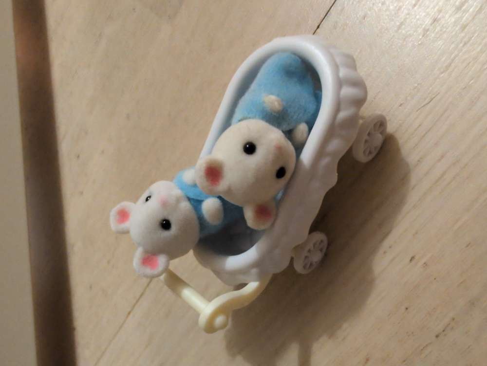 Sylvanian Family kettu ja hiiri vauvat