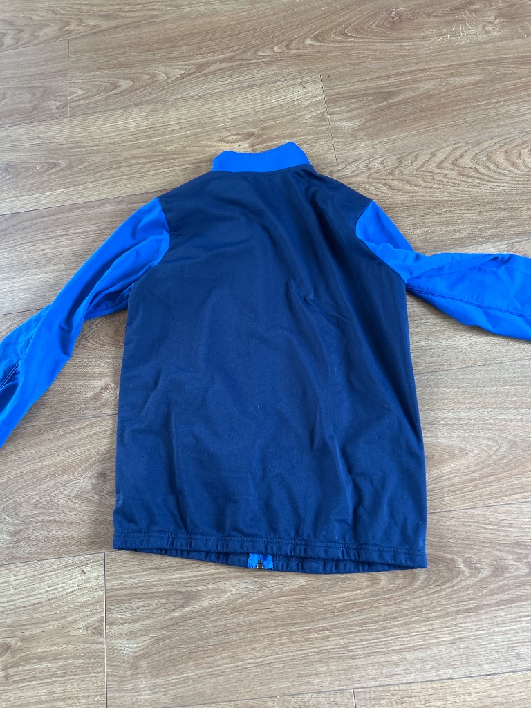 Nike peysa st 158-170