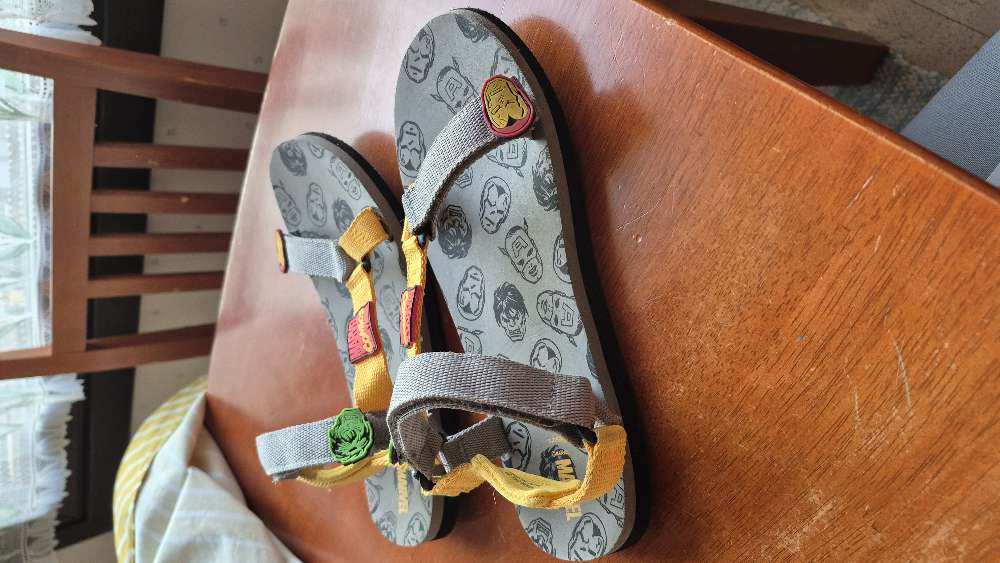 Marvel comicks sandaalit koko 39