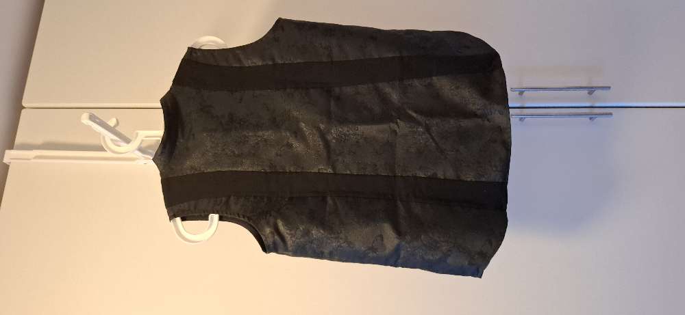 NÜ st. M toppur nýr