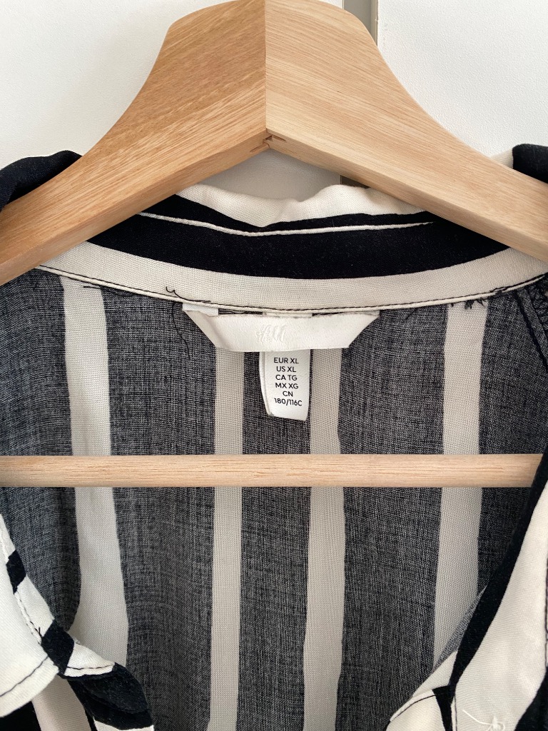 H&M valkomusta maximekko, koko XL