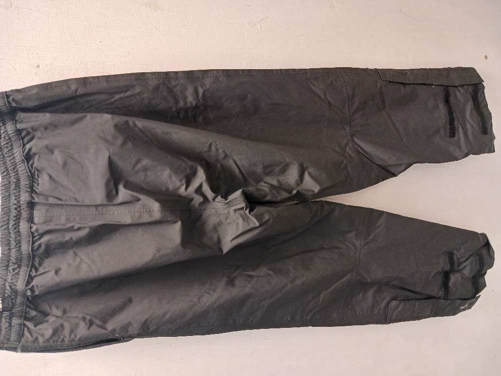 Everest mustat ulkoiluhousut 40