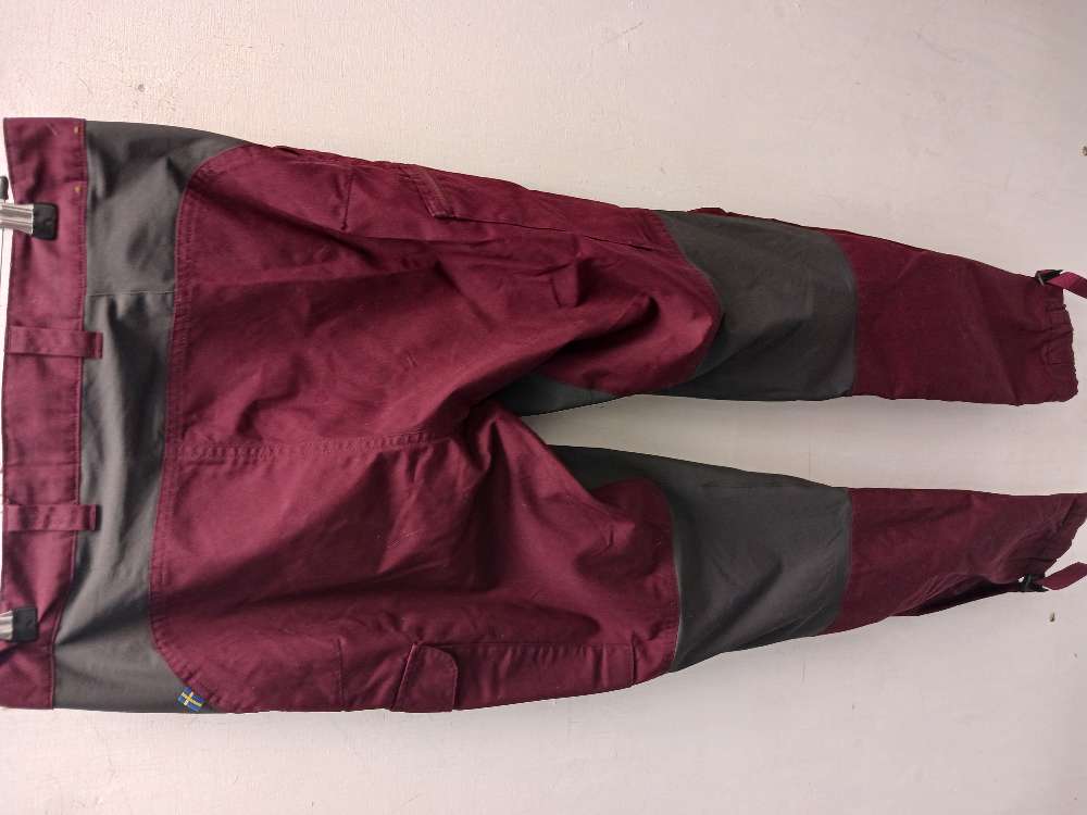 Fjällräven punaiset housut 38
