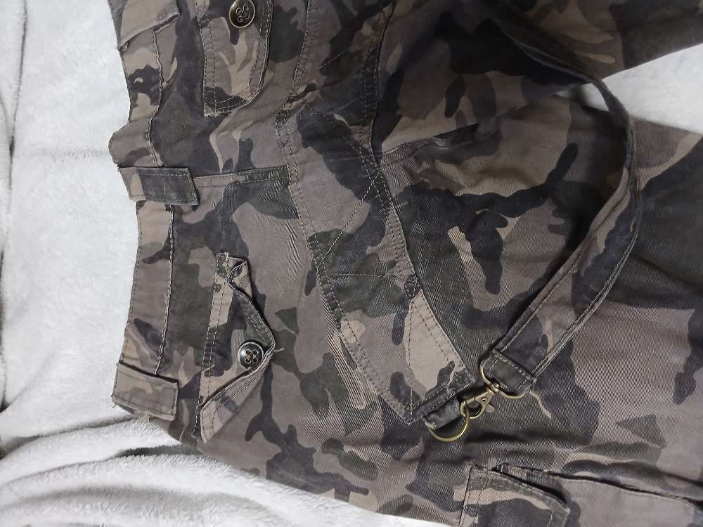 Camo housut.  Vihreät. L