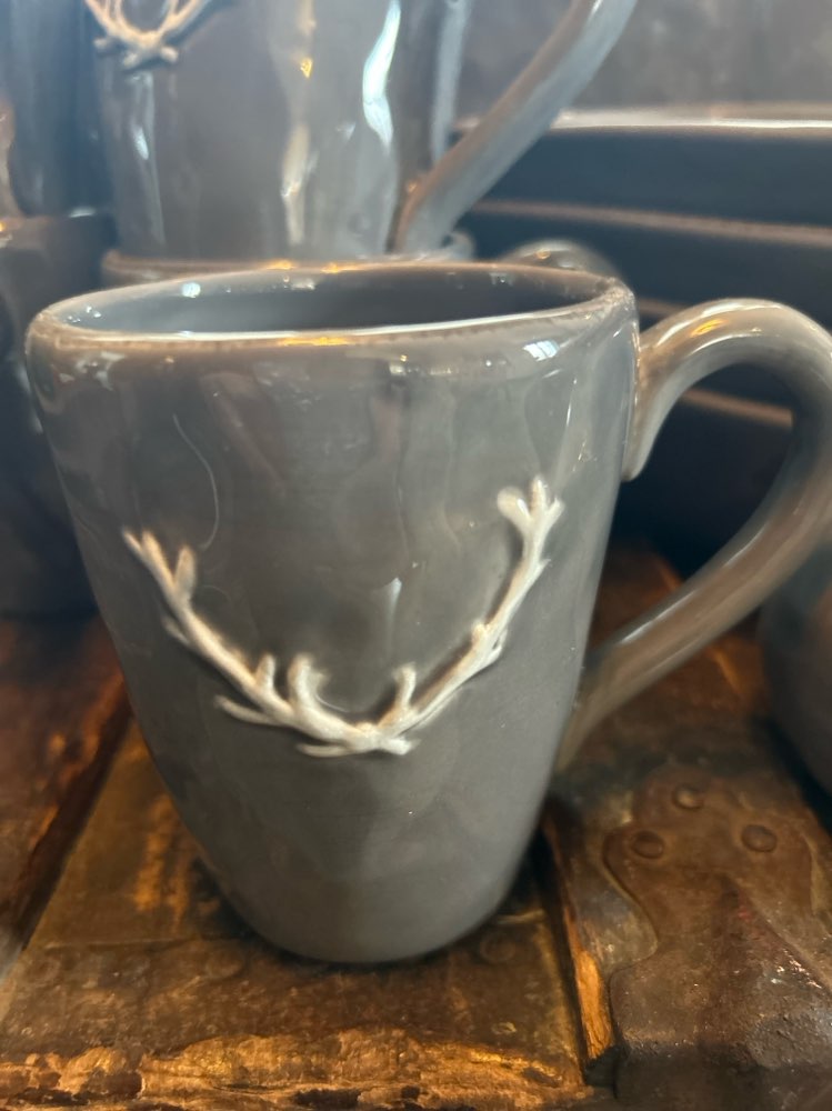 Grått servise i 14 deler