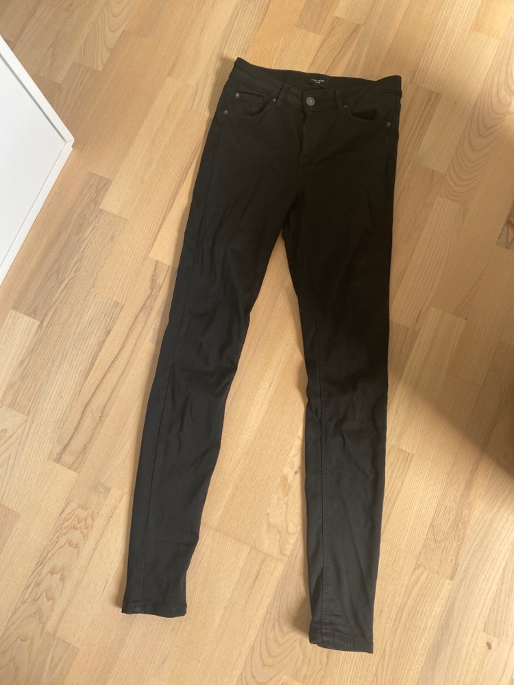 Sorte jeans fra Vero Moda str. S