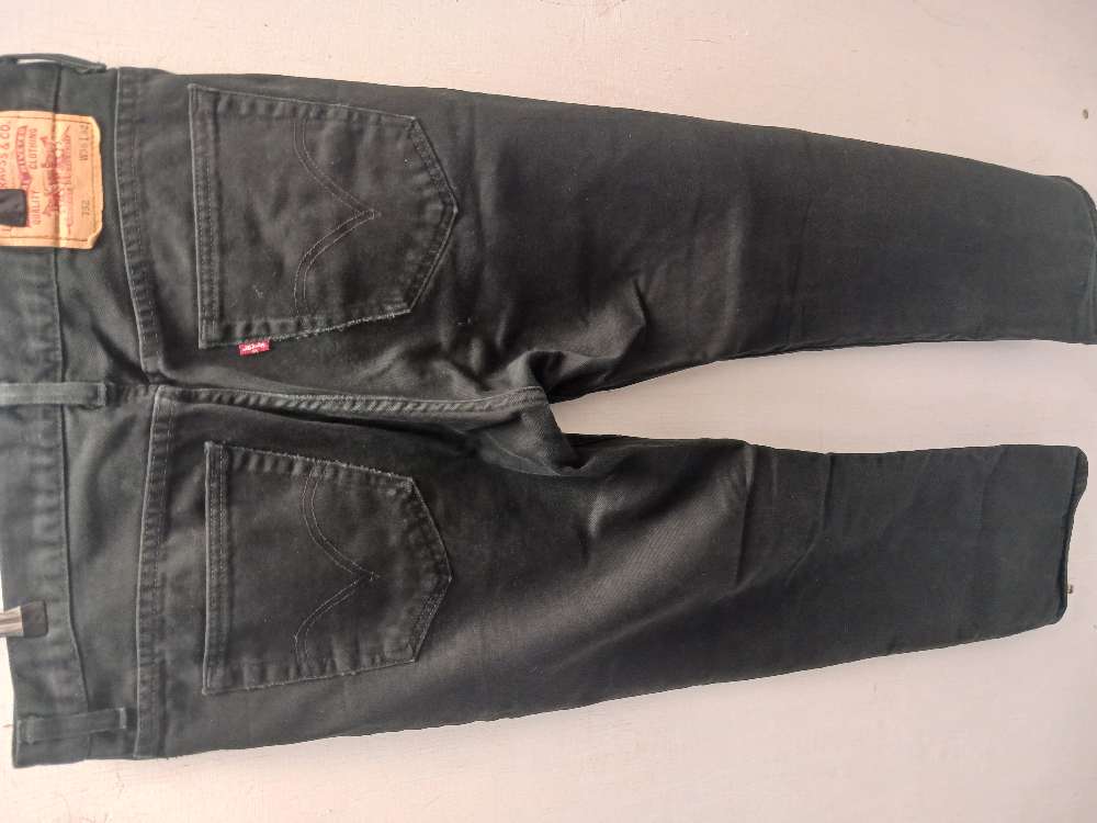 Levi's 752 mustat farkut W36 L32