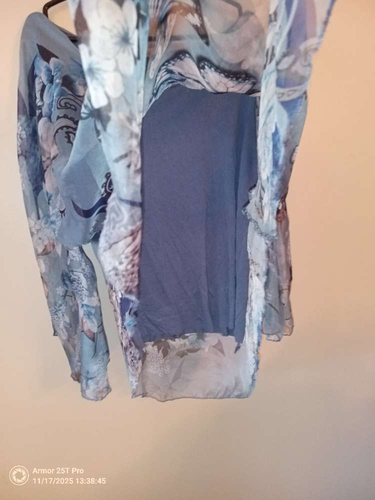 Blár fiðrilda bolur/skyrta