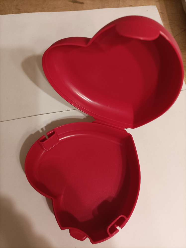 Tupperware Sydän eväsrasia hologrammi