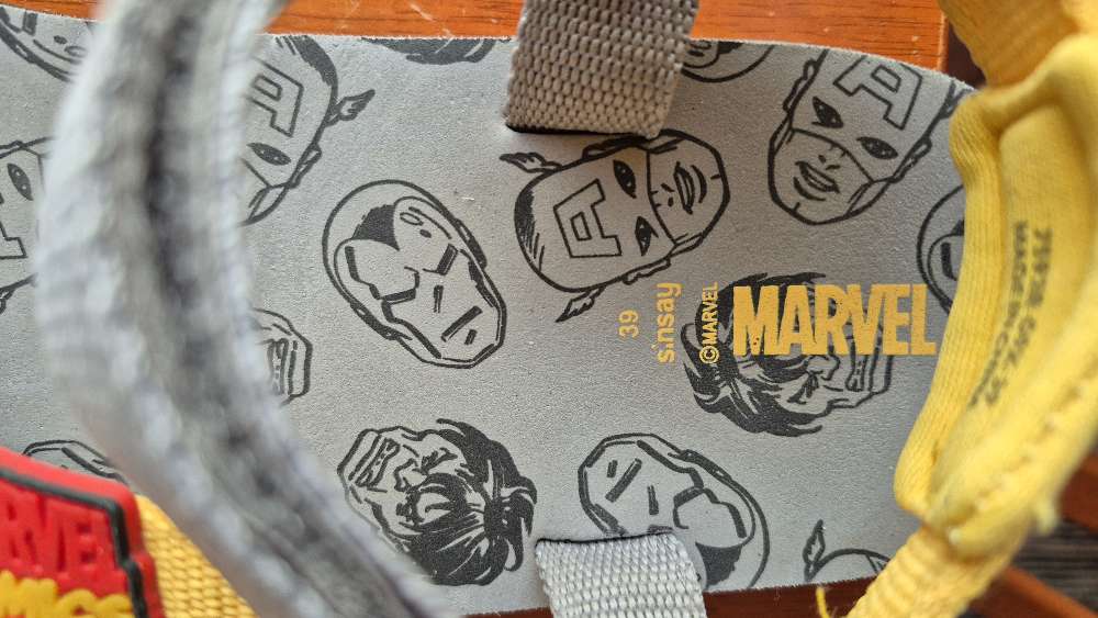 Marvel comicks sandaalit koko 39