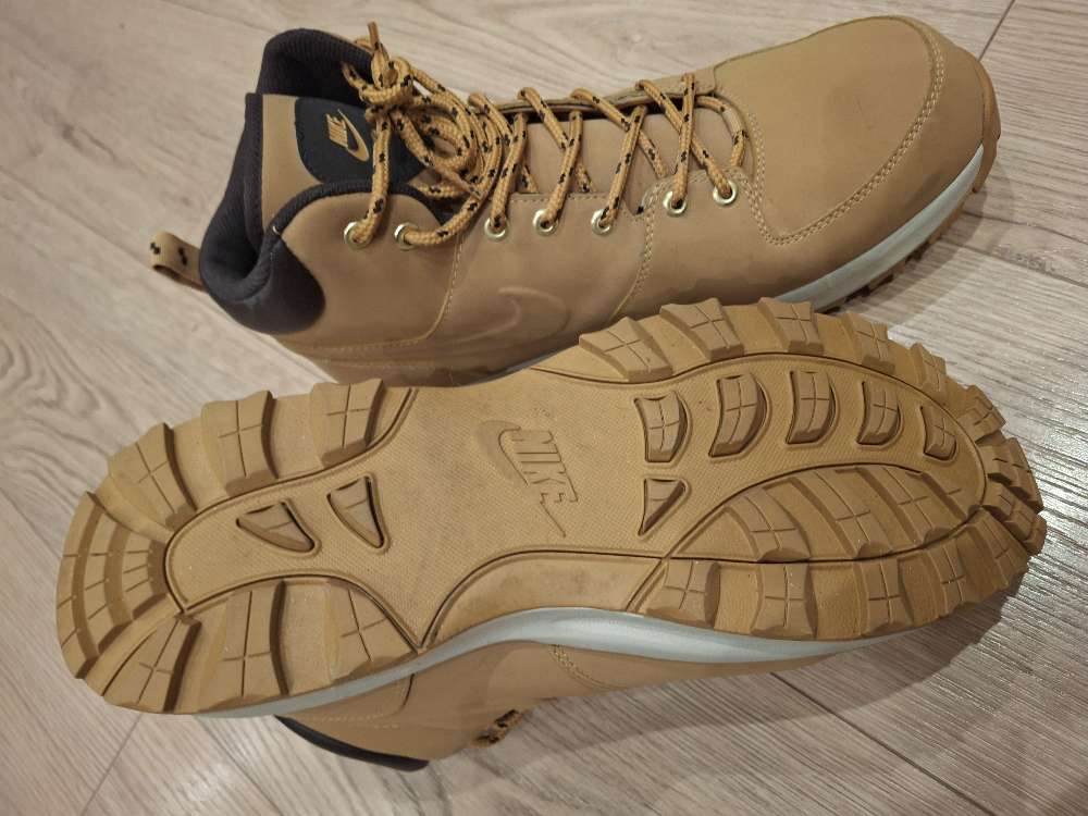 Nike kuldaskór st47 lítið nr  