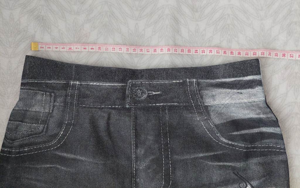 Harmaa perhos leggingsit