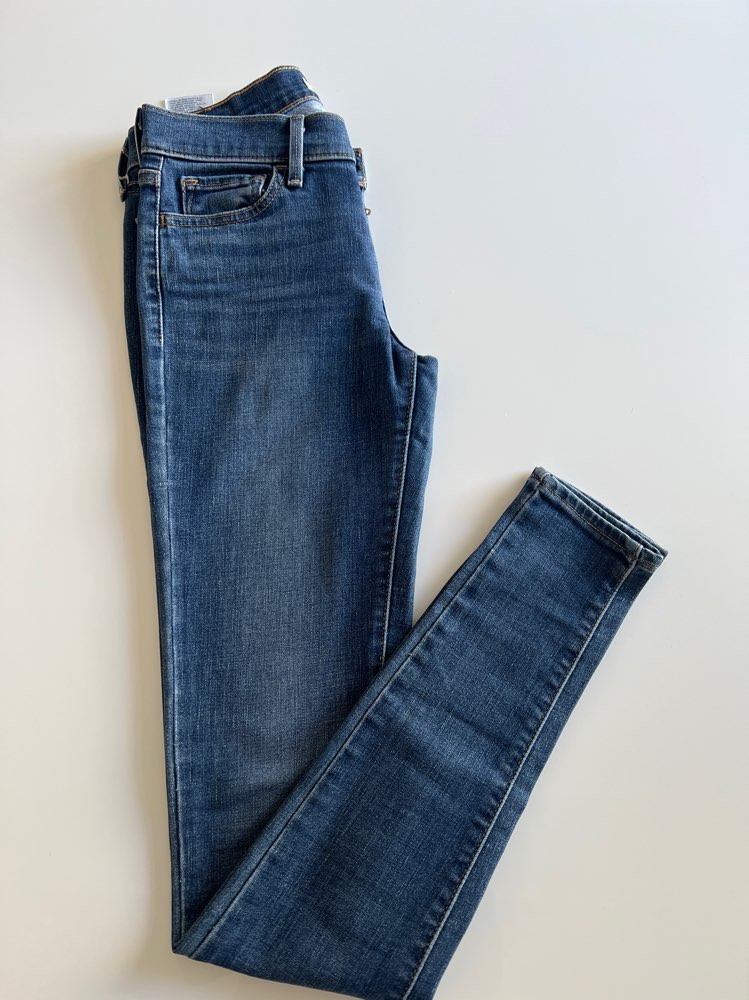 Levis 710 super skinny 25