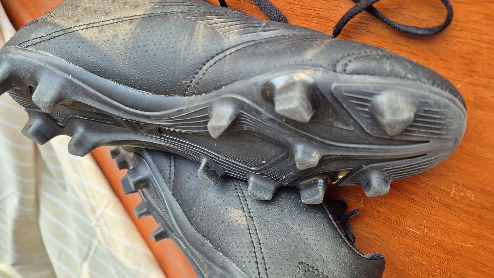 Predator adidas jalkapallok. Koko 40