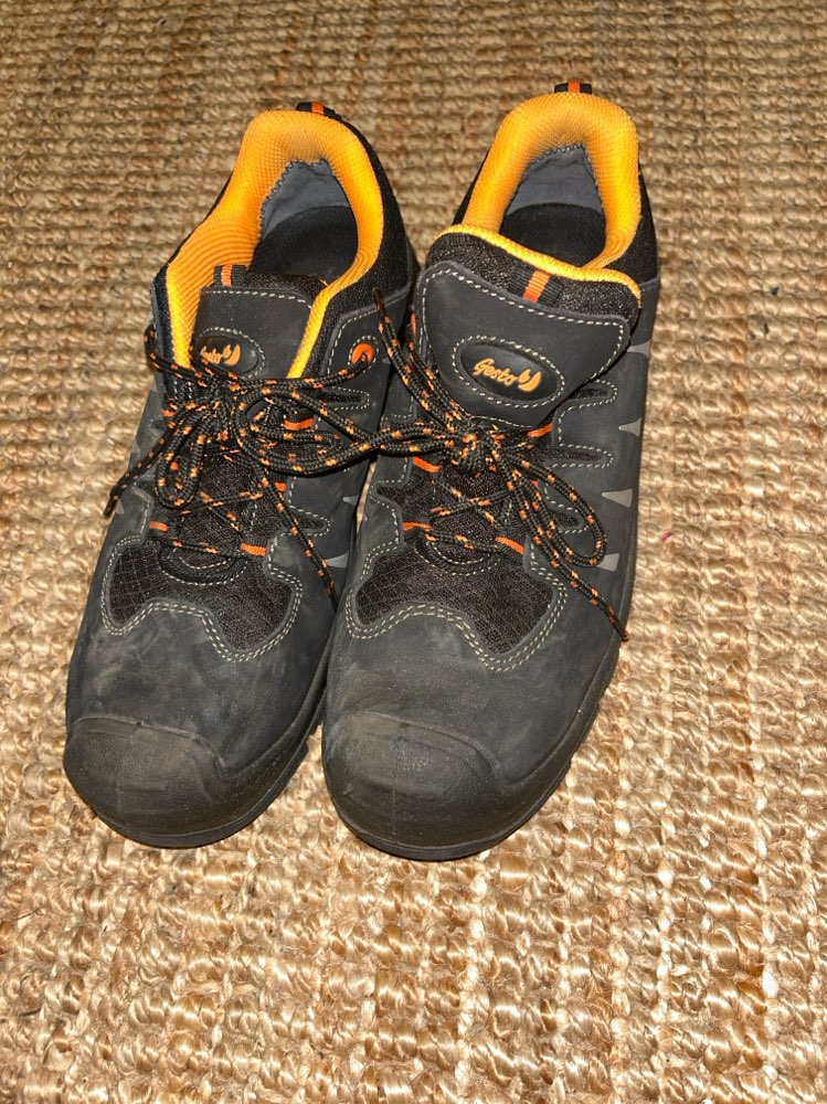 Turvakengät musta koko 42