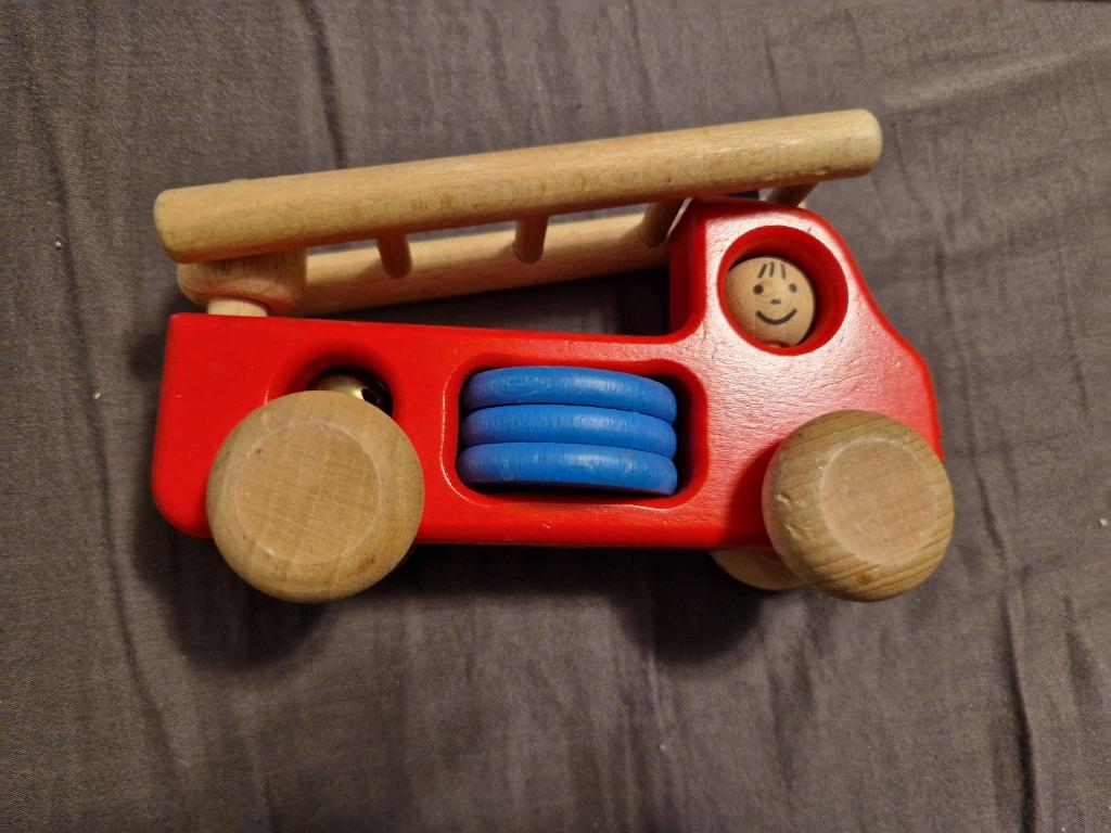 Puinen paloauto 14 cm
