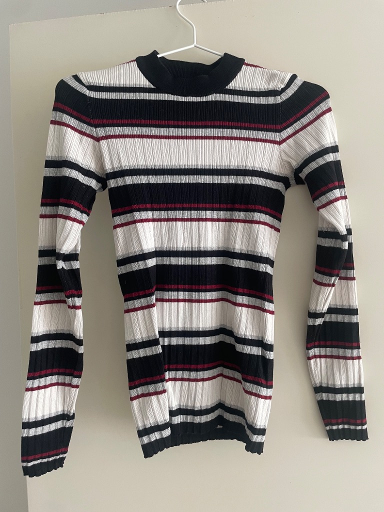 Raidallinen Gina tricot neulepaita, S