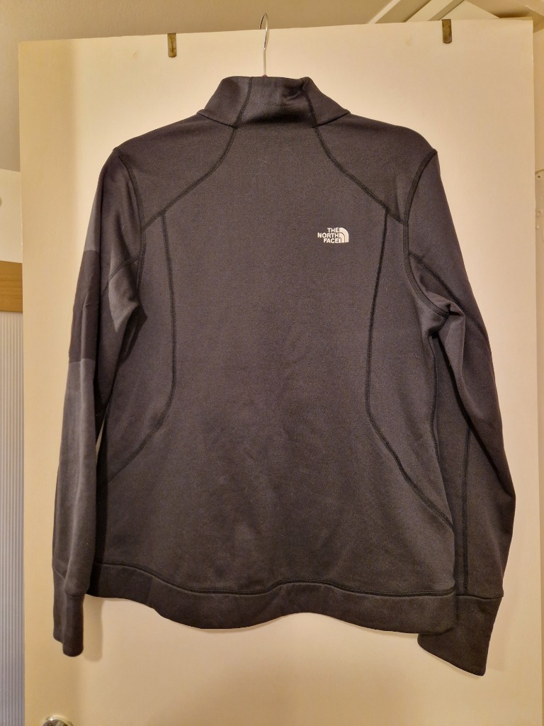Ný The North Face svar grá 