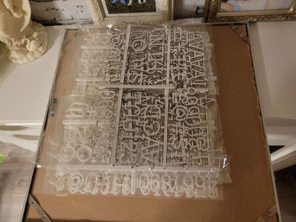 Kirjaintaulu + kirjaimet