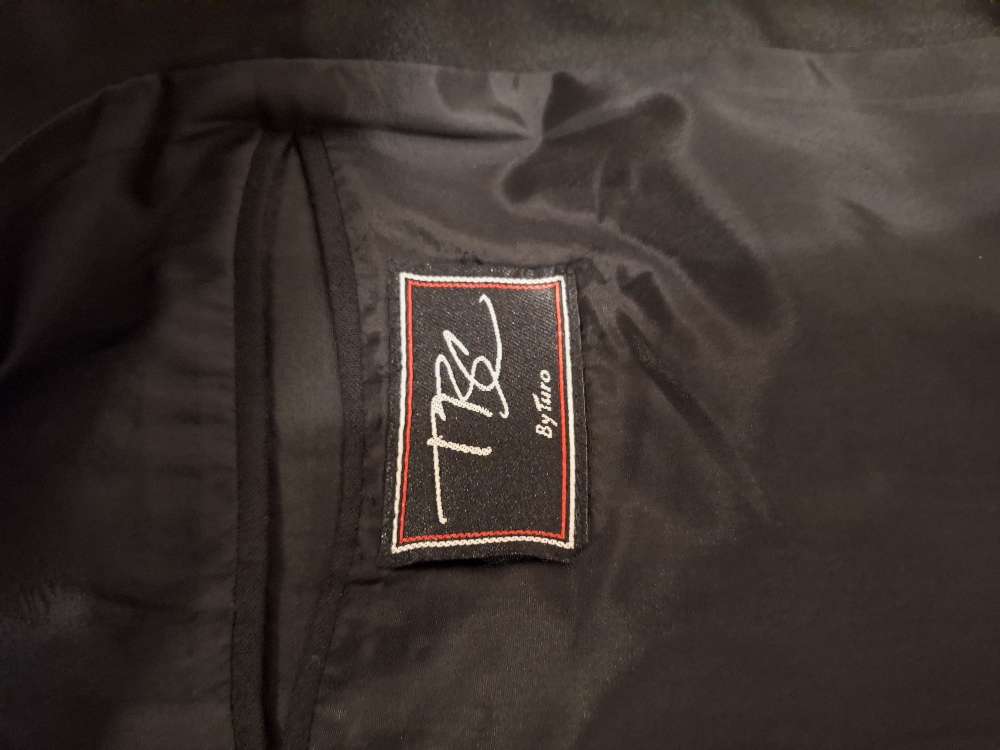 Takki,paita(Bosweel)housut, rusetti+vyö