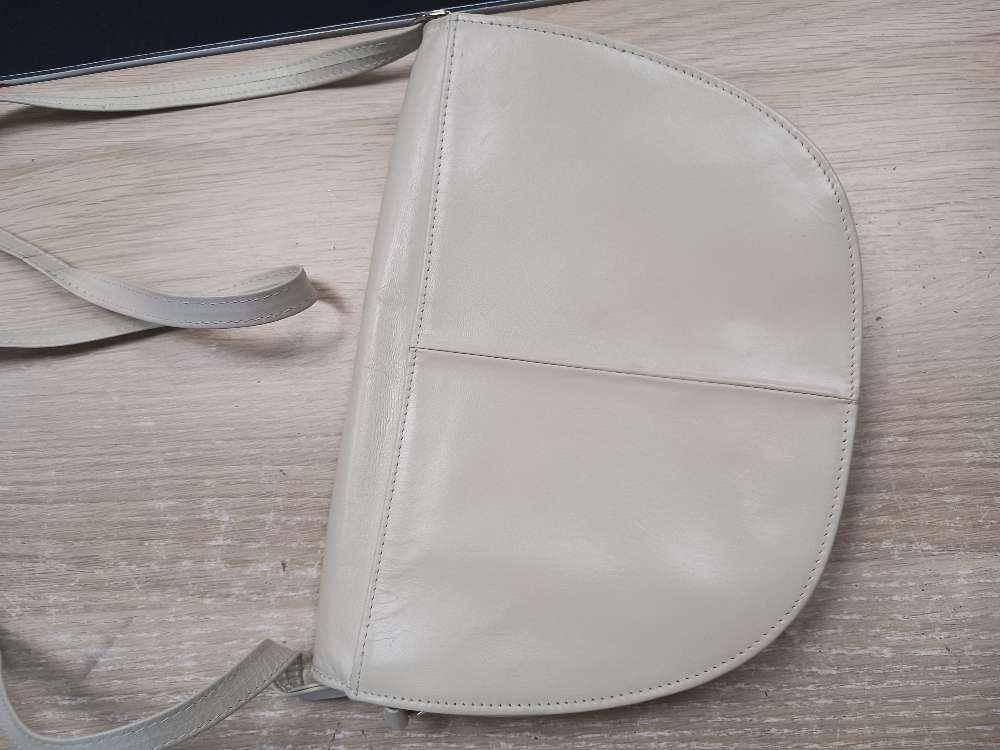 Vaalea vintagelaukku Honko