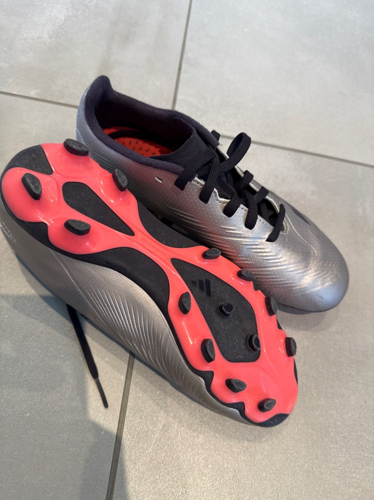 Adidas Predator takkaskór 37 1/3