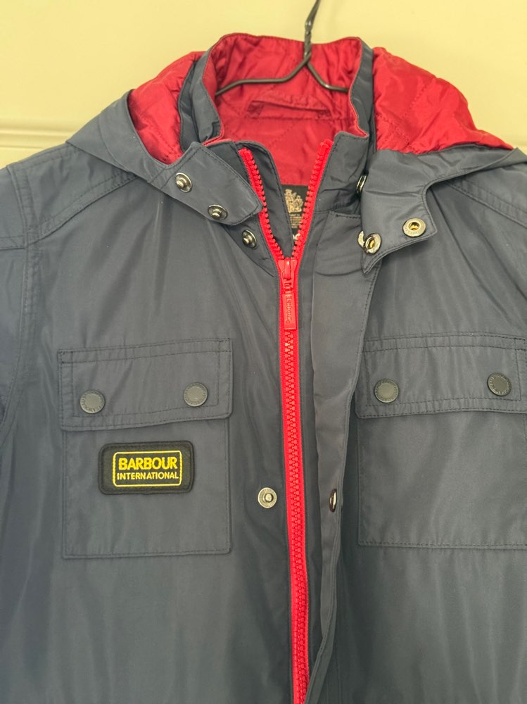 Marinblå Barbour jakke  str 164
