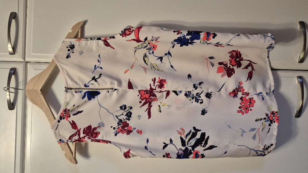 Vero moda valk, punainen kukka toppi S