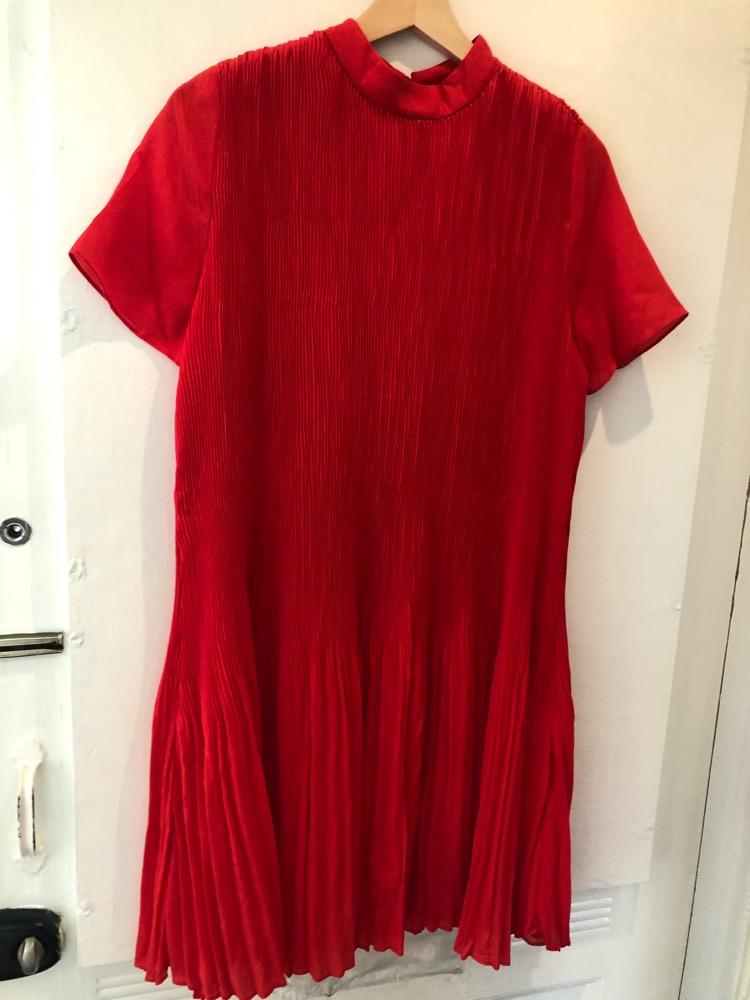 Rød plisseret Envii kjole 