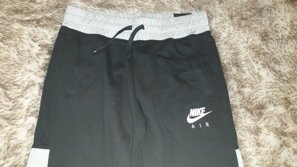 Nýjar Nike buxur st. 13 (XL/BARNA)156-166